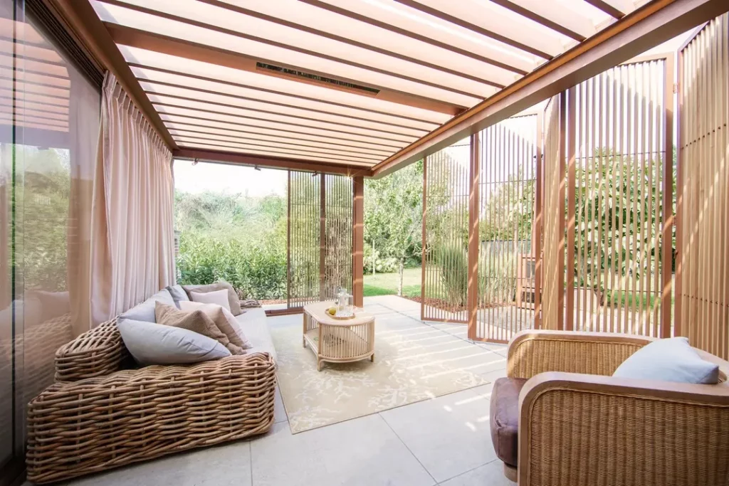 Proyecto moderno con pérgola Renson Amani